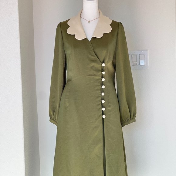 WConcept French Retro Petaloid Collar Khaki Dress with Buttons - Picture 8 of 15